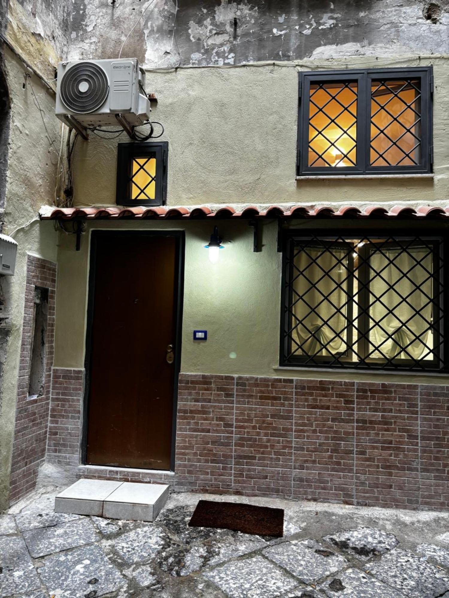 Perry's - Centro Storico Naples